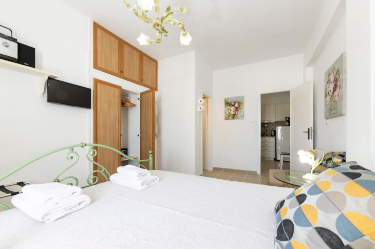 Pension Moschoula Platis Gialos  Екстер'єр фото